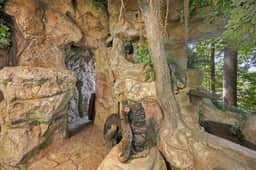 Bear Bottom Grotto