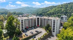 Gatlinburg Chateau 107