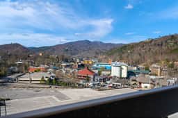Gatlinburg Chateau 301