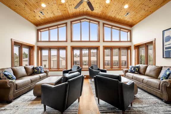 Mountain Views! One of a kind Mountain Stable!