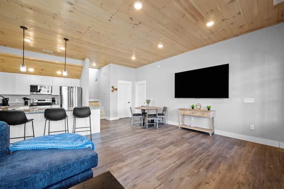 Gated Family Cabin w/ Game Room, Loft & Clubhouse Access
