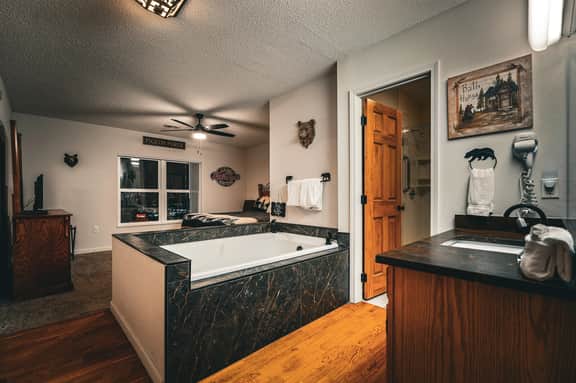 Top O' The Pines! Whispering Pines 253